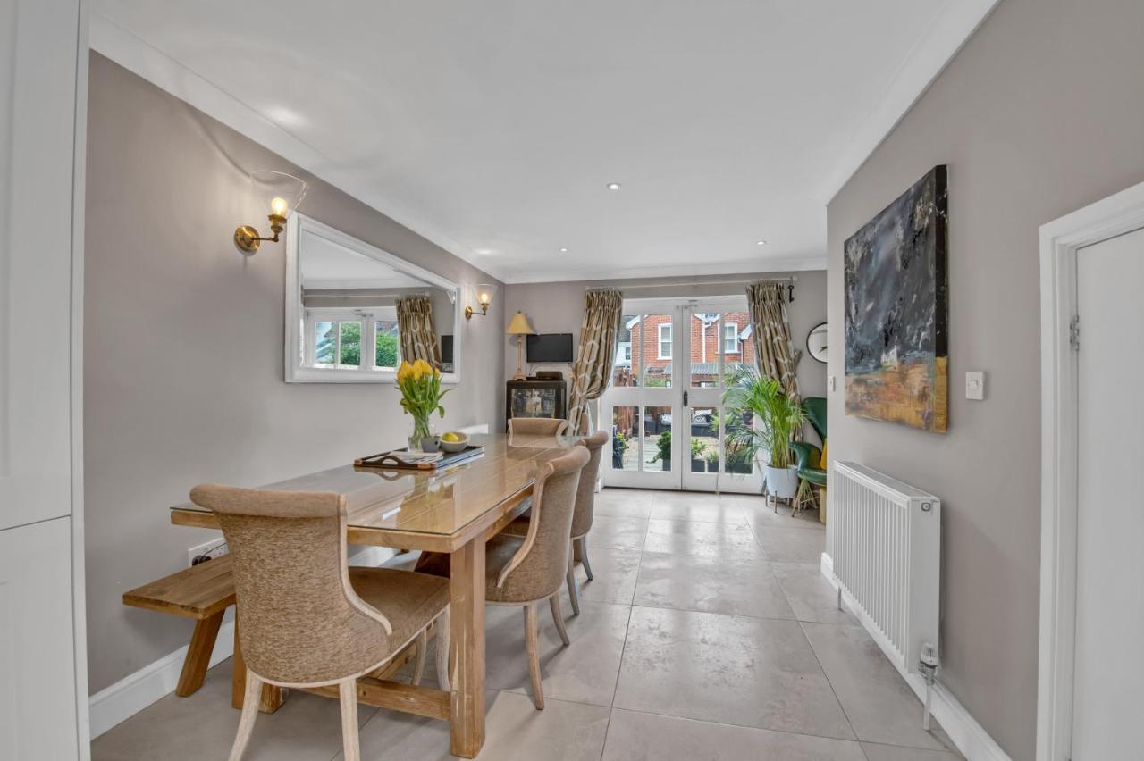 Stylish 3 Bedroom Townhouse For 5 Guests, Set In The Medieval Grid With Off Street Parking Bury St. Edmunds Extérieur photo