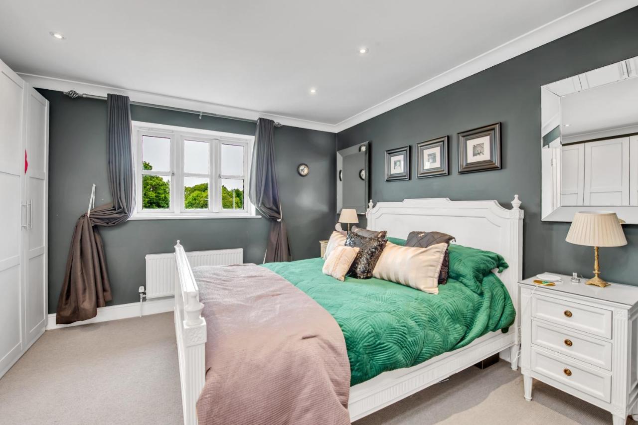 Stylish 3 Bedroom Townhouse For 5 Guests, Set In The Medieval Grid With Off Street Parking Bury St. Edmunds Extérieur photo