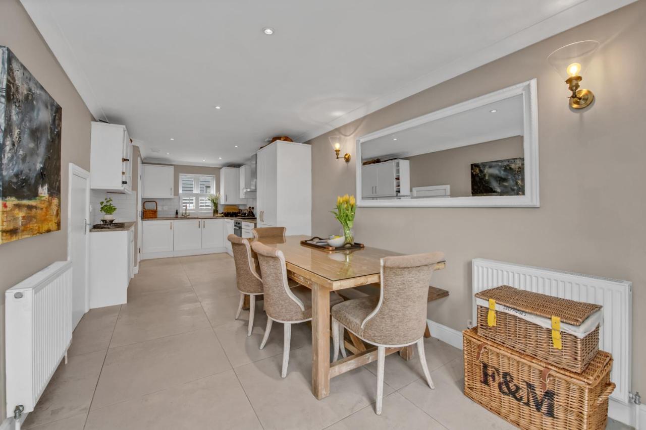 Stylish 3 Bedroom Townhouse For 5 Guests, Set In The Medieval Grid With Off Street Parking Bury St. Edmunds Extérieur photo