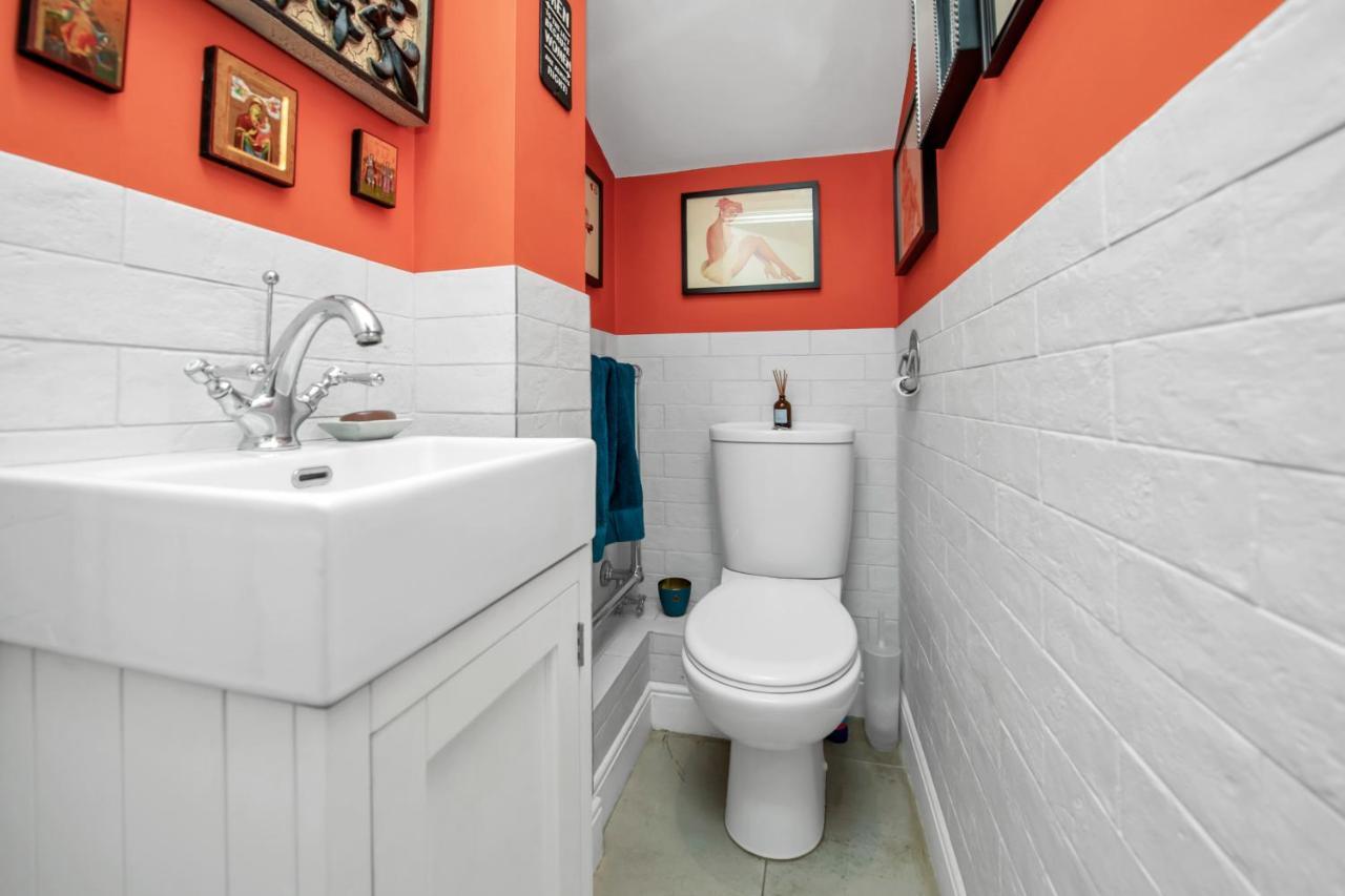Stylish 3 Bedroom Townhouse For 5 Guests, Set In The Medieval Grid With Off Street Parking Bury St. Edmunds Extérieur photo