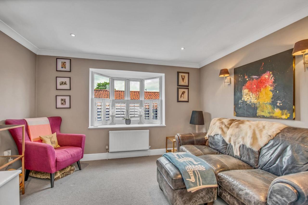 Stylish 3 Bedroom Townhouse For 5 Guests, Set In The Medieval Grid With Off Street Parking Bury St. Edmunds Extérieur photo