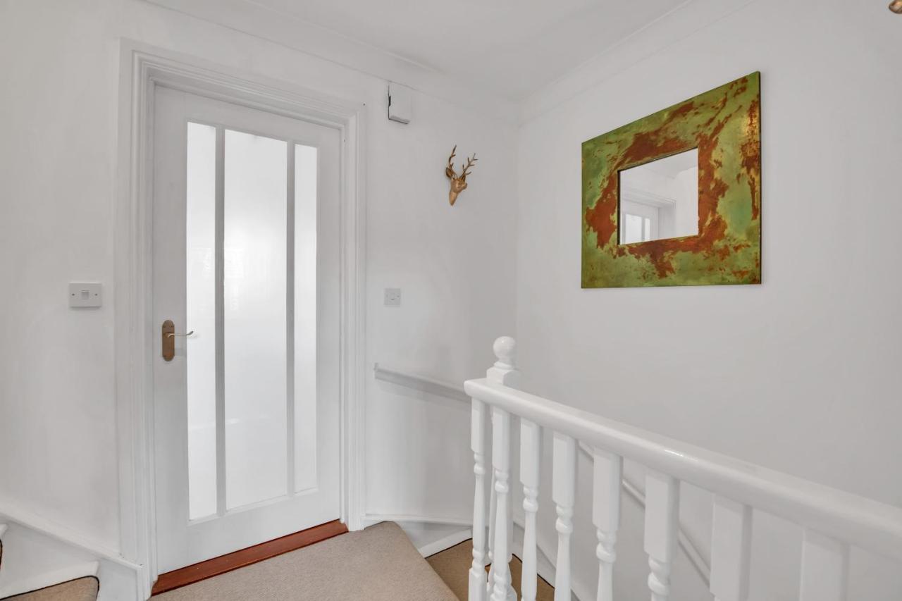 Stylish 3 Bedroom Townhouse For 5 Guests, Set In The Medieval Grid With Off Street Parking Bury St. Edmunds Extérieur photo