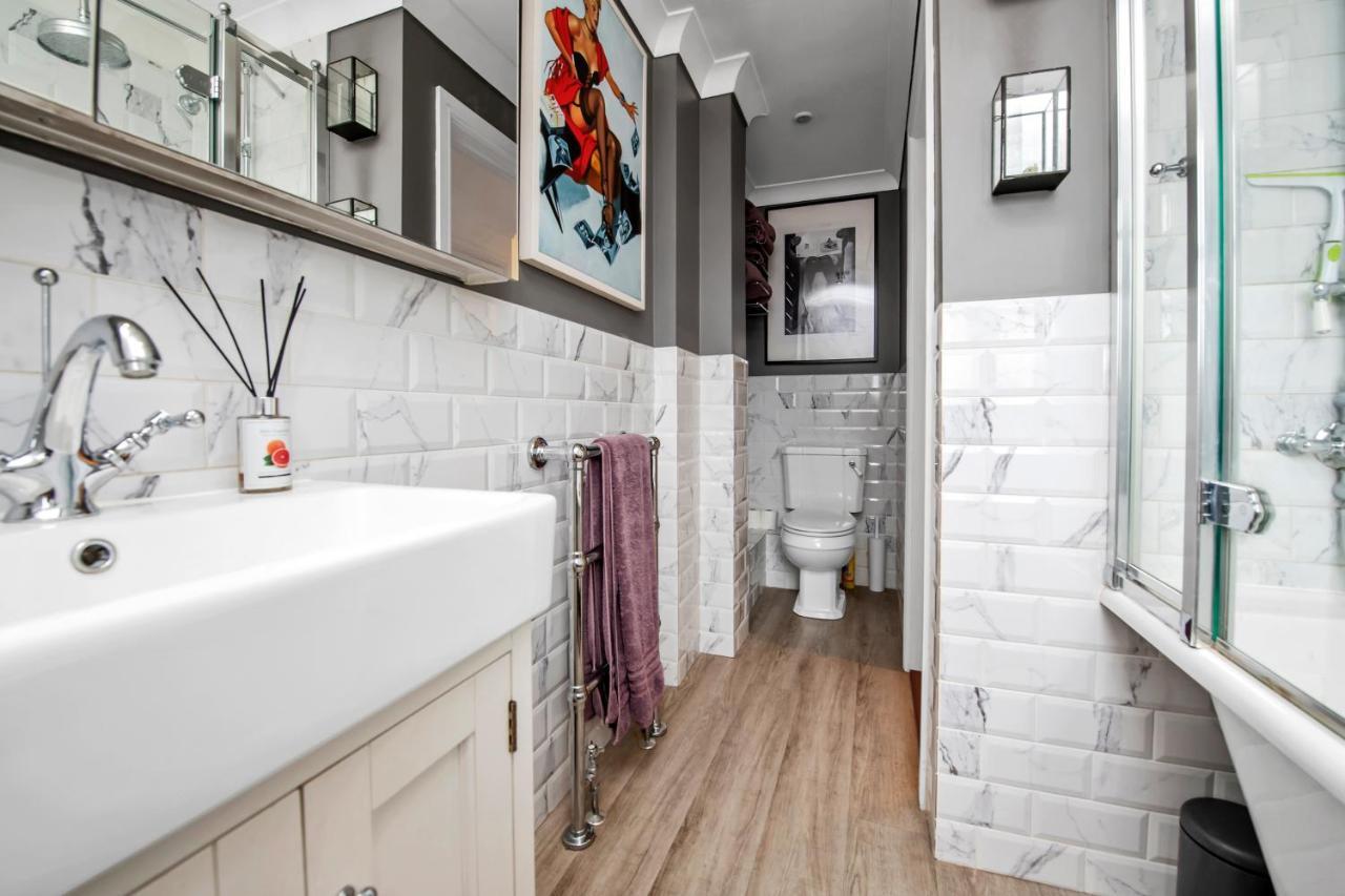 Stylish 3 Bedroom Townhouse For 5 Guests, Set In The Medieval Grid With Off Street Parking Bury St. Edmunds Extérieur photo